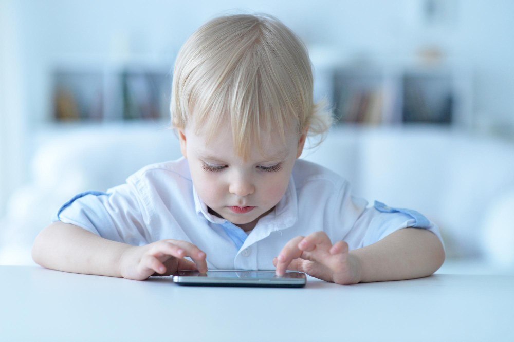 Online svět je plný nástrah především pro děti. Pomozte jim zůstat v bezpečí