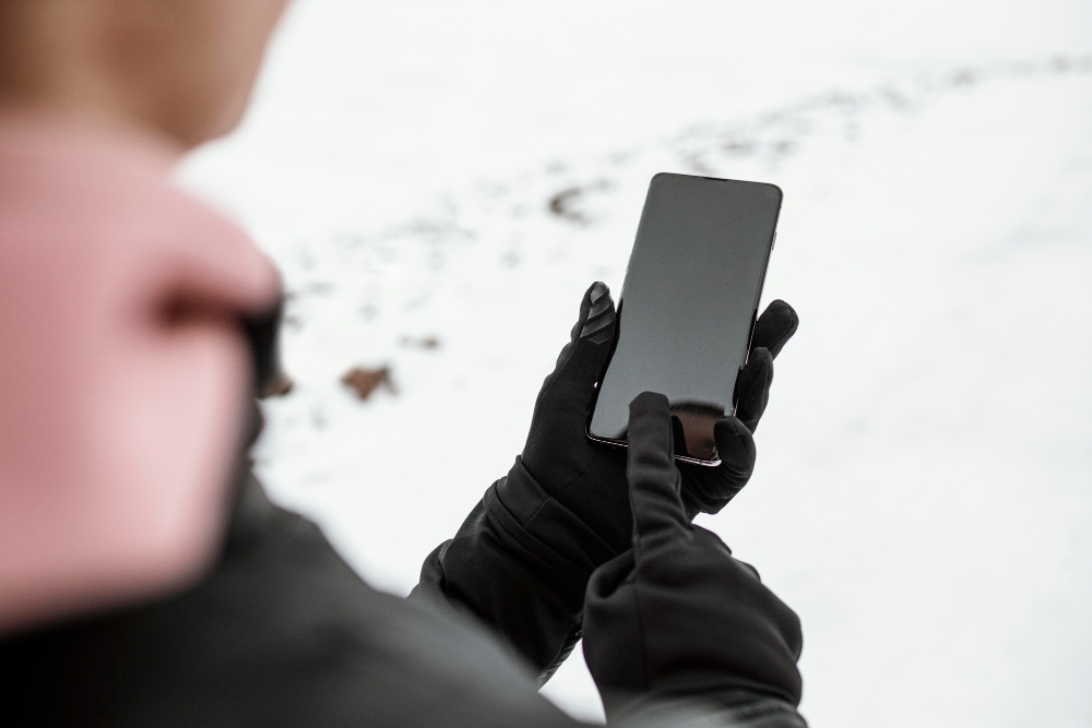 Během zimy ničí většina lidí nevědomky svůj smartphone. Přitom stačí myslet na základní věci