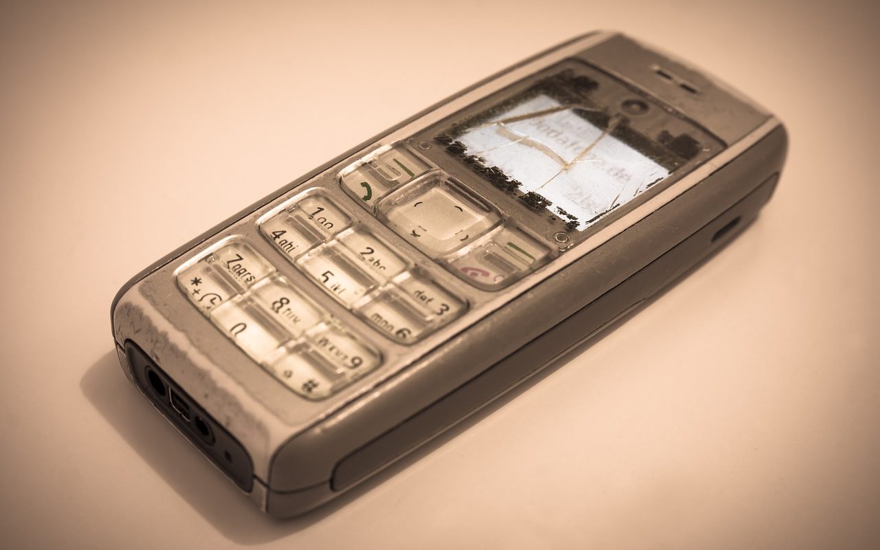 Prorazí Nokia trh s velkými bateriemi telefonů?